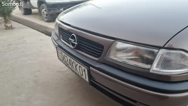 Opel Astra F 1998 · 1.6 MT
