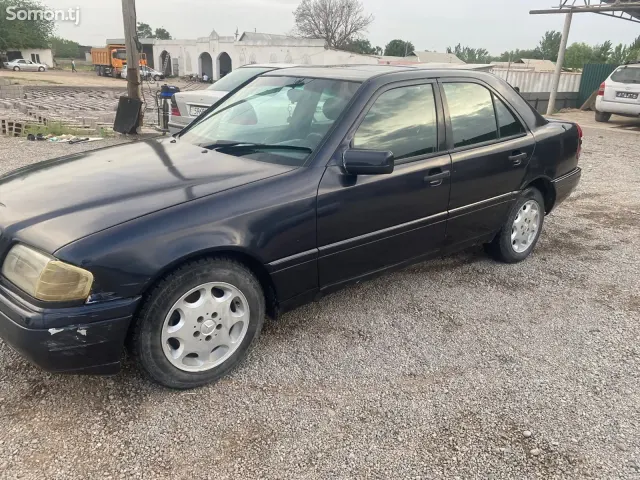 Mercedes-Benz C class 1995 · 1.8 MT