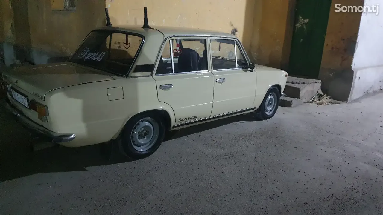 Lada (ВАЗ) 2111 1984 · 1.3 MT