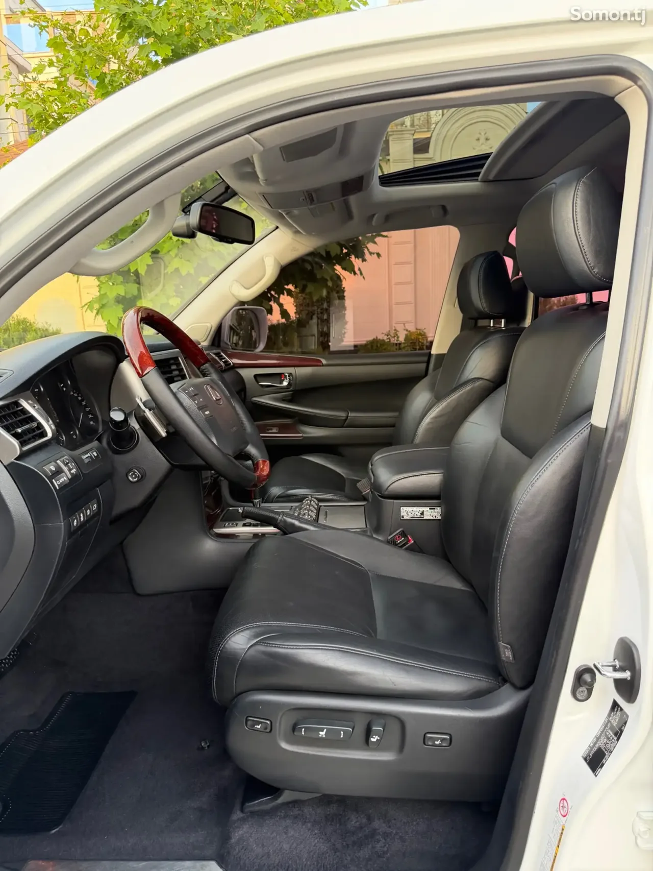 Lexus LX series 2013 · 5.7 AT