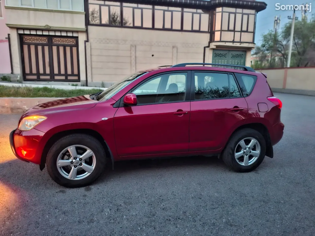 Toyota RAV 4 2008 · 2.4 AT