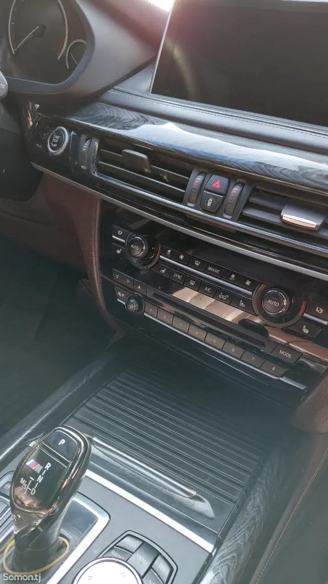 BMW X5 2015 · 3.0 AT