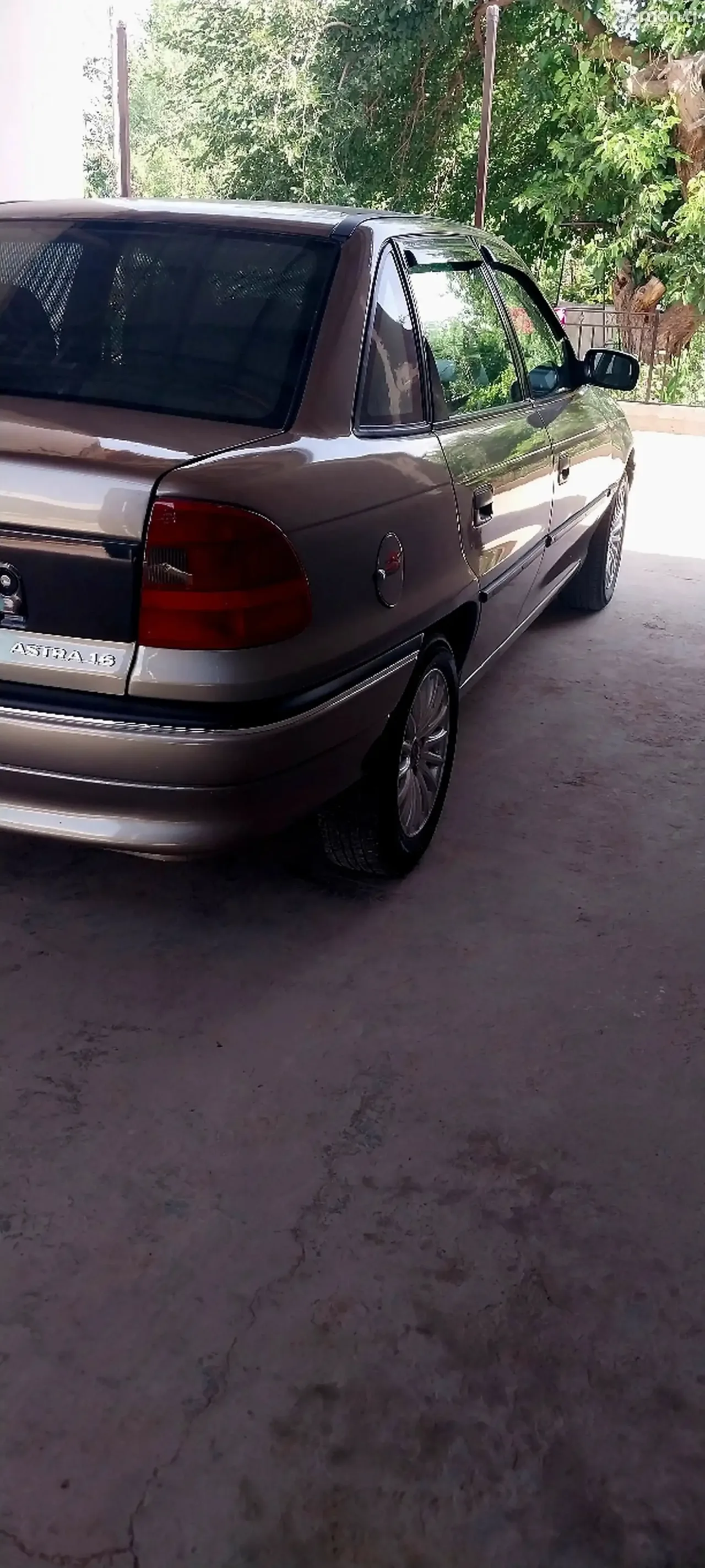 Opel Astra F 1996 · 1.6 MT