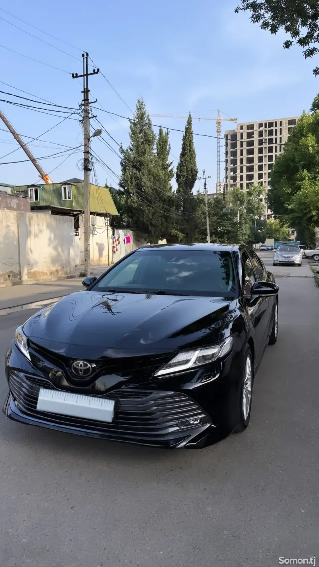Toyota Camry 2019 · 2.5 AT