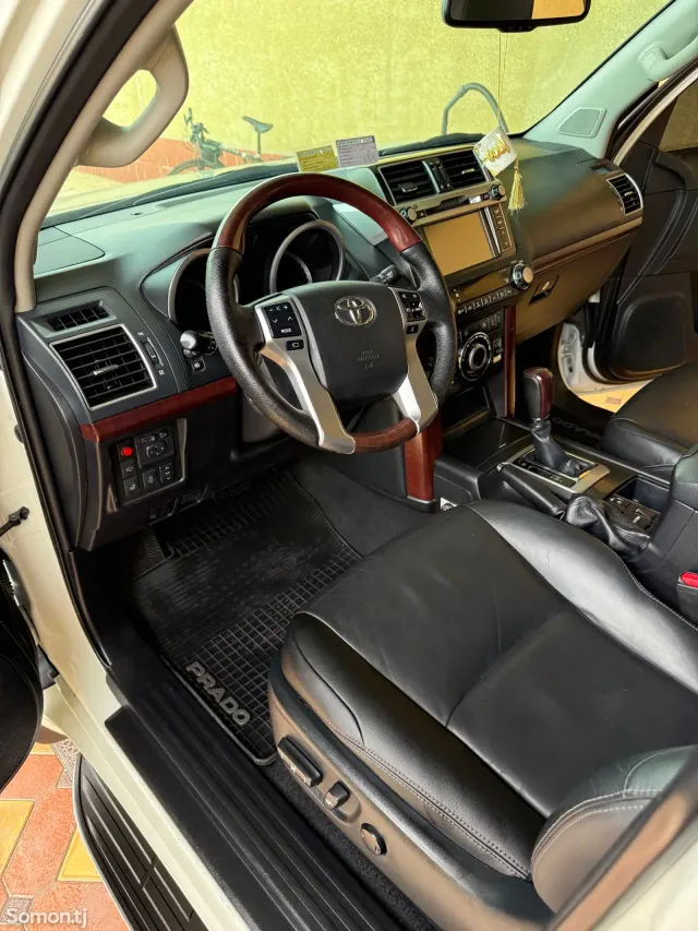 Toyota Land Cruiser Prado 2016 · 2.8 AT