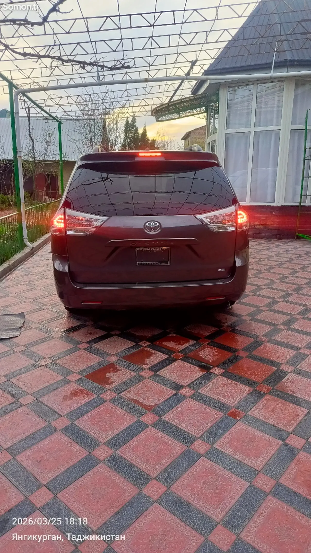 Toyota Sienna 2015 · 3.5 AT