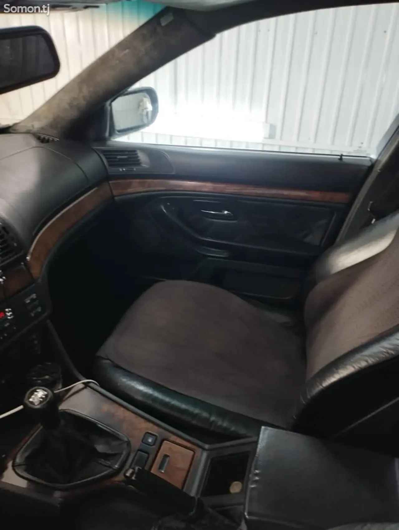 BMW 5 series 1999 · 2.5 MT