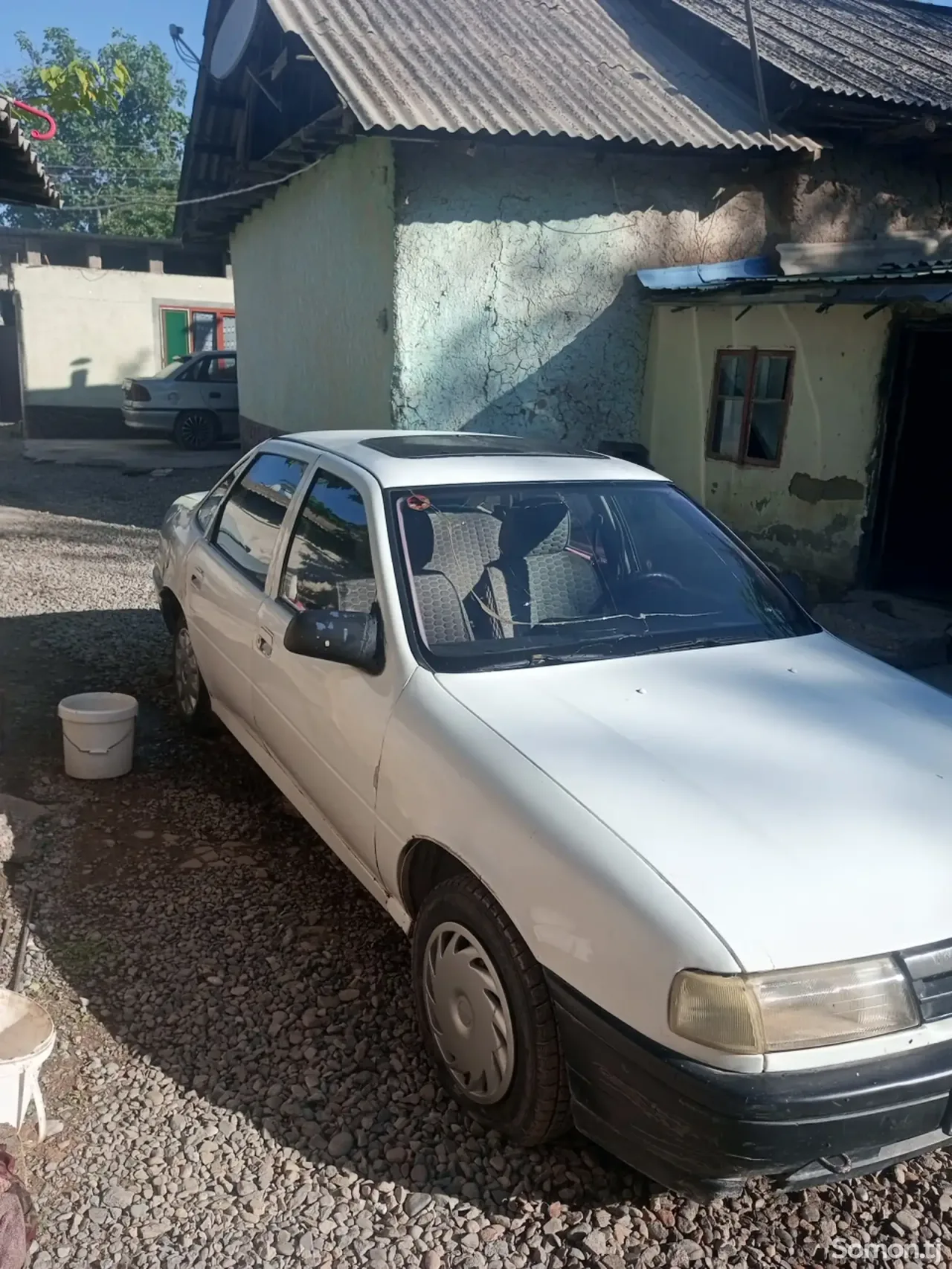 Opel Vectra A 1991 · 1.6 MT