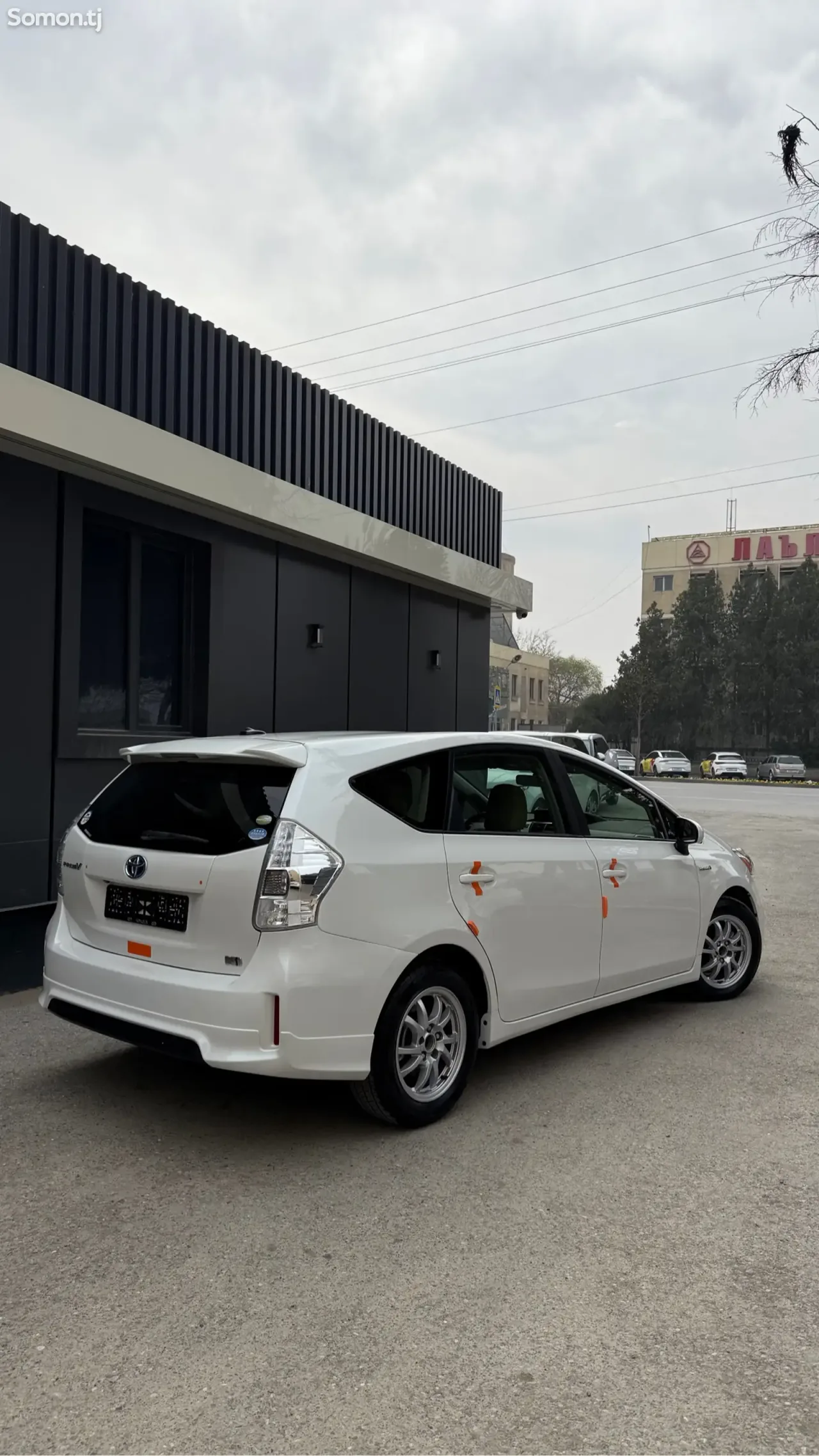Toyota Prius 2014 · 1.8 AT