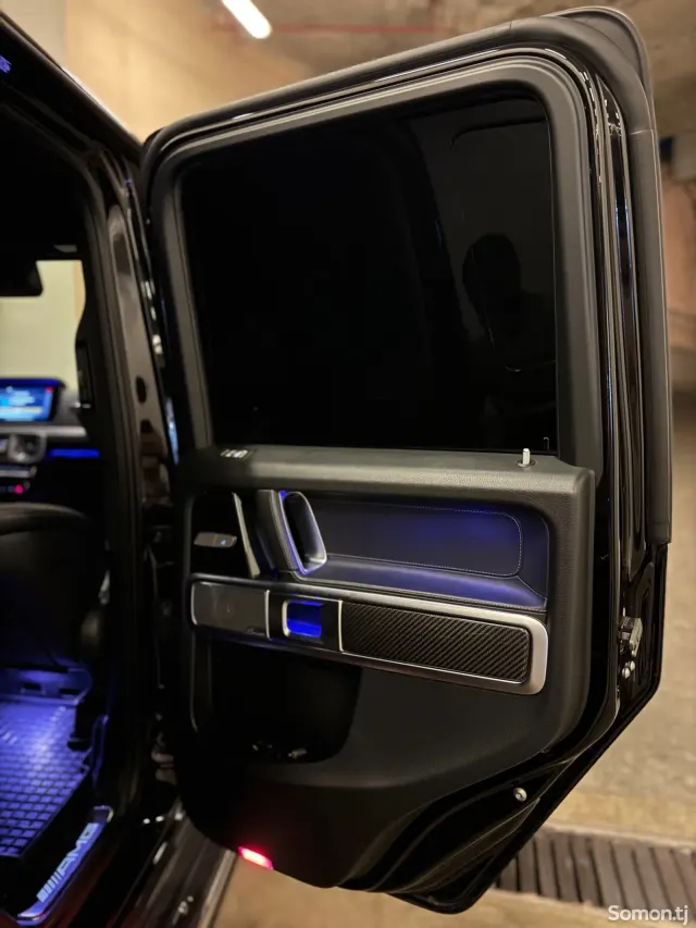 Mercedes-Benz G class 2024 · AT
