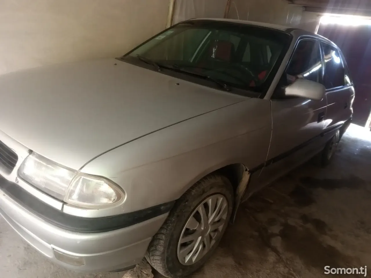 Opel Astra F 1993 · 1.6 MT