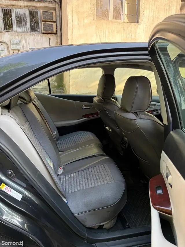 Lexus HS series 2010 · 2.5 AT