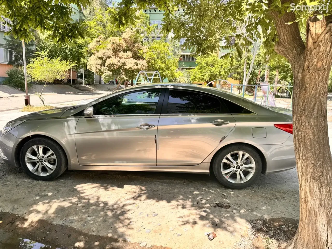 Hyundai Elantra 2010 · 2.0 AT