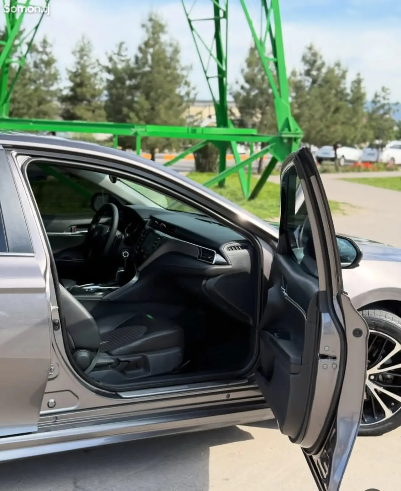 Toyota Camry 2018 · 2.5 AT