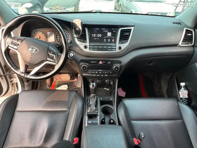Hyundai Tucson 2016 · 1.6 AT