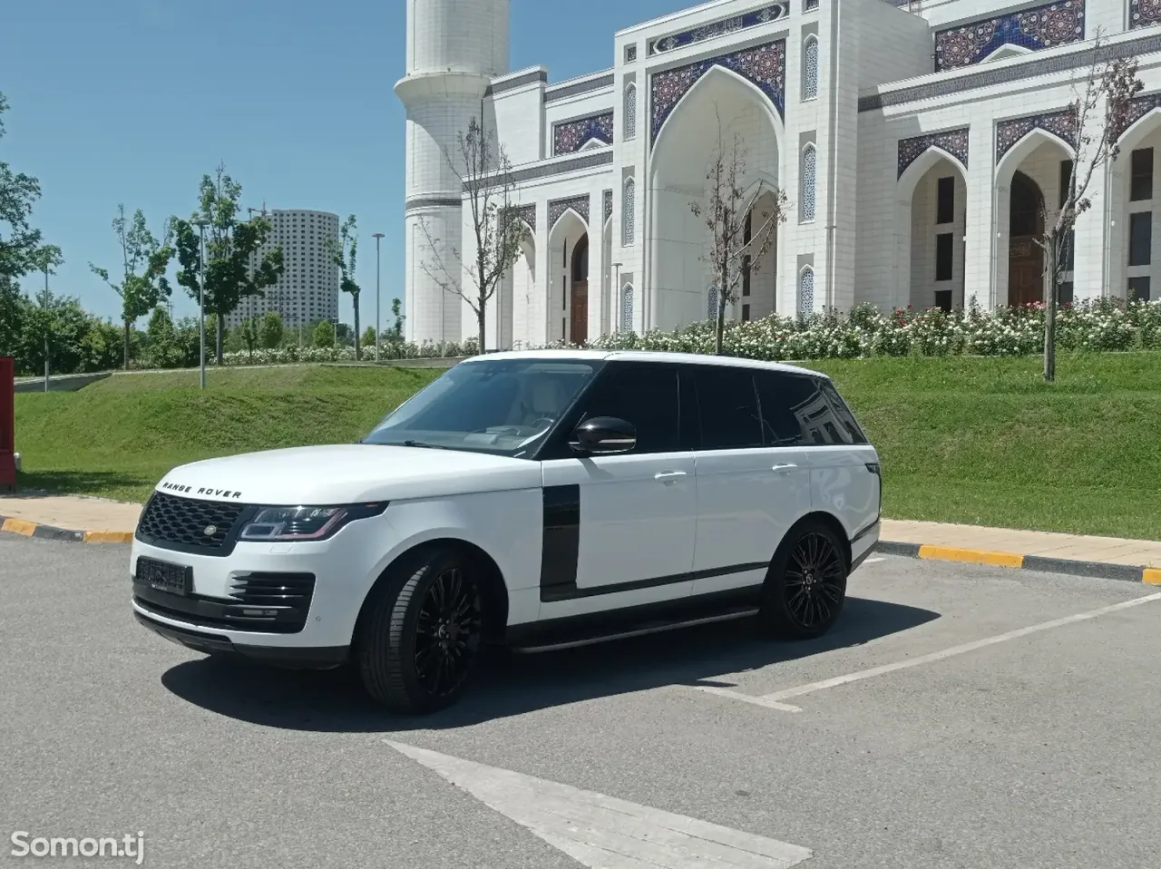 Land Rover Vogue 2017 · 0.4 AT