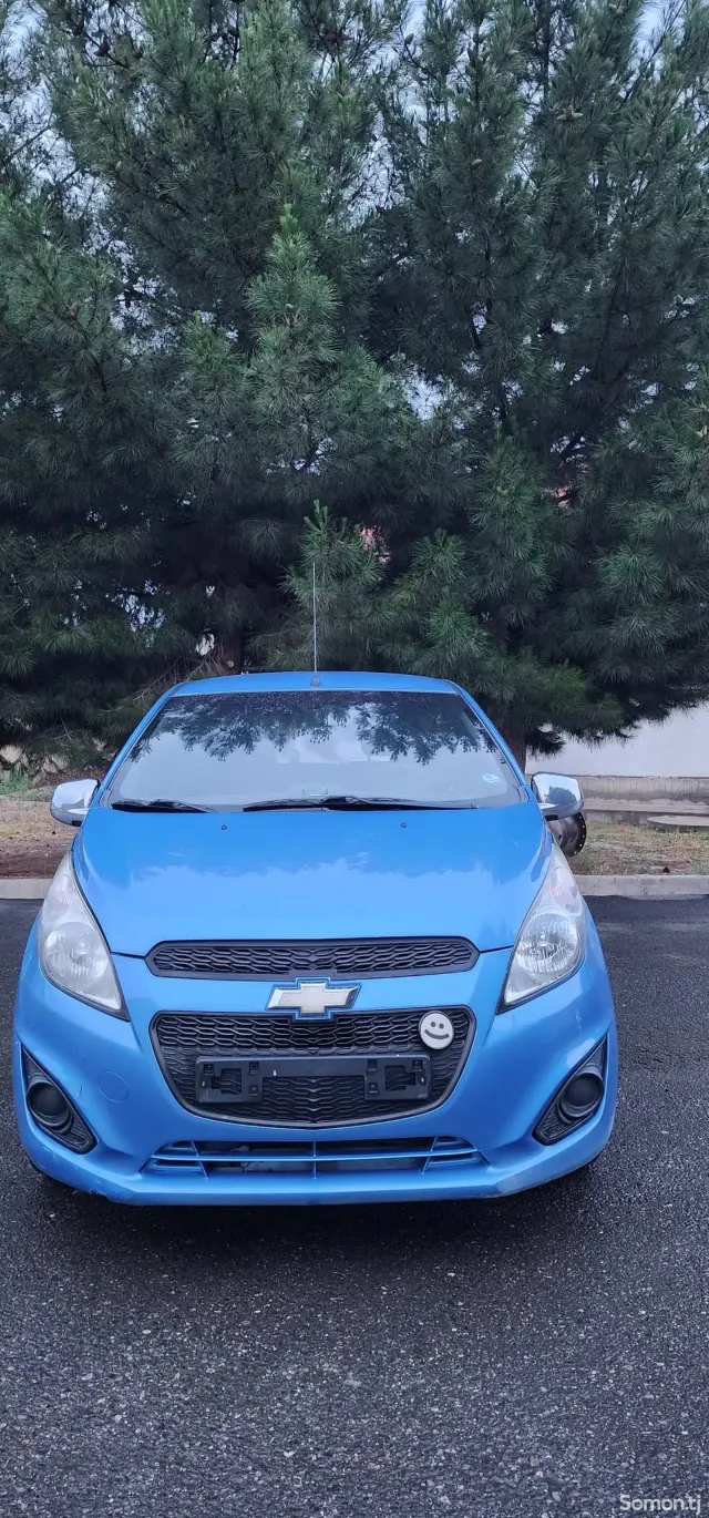 Chevrolet Spark 2014 · 1.0 AT