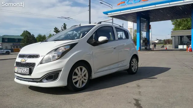 Chevrolet Spark 2015 · 1.2 AT