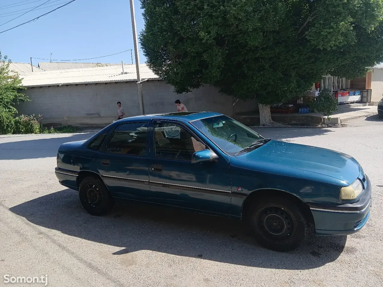 Opel Vectra A 1994 · 1.6 MT