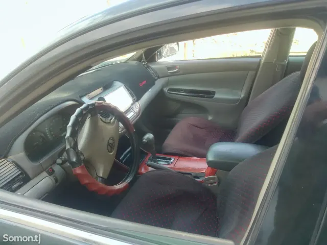 Toyota Camry 2003 · 2.4 AT