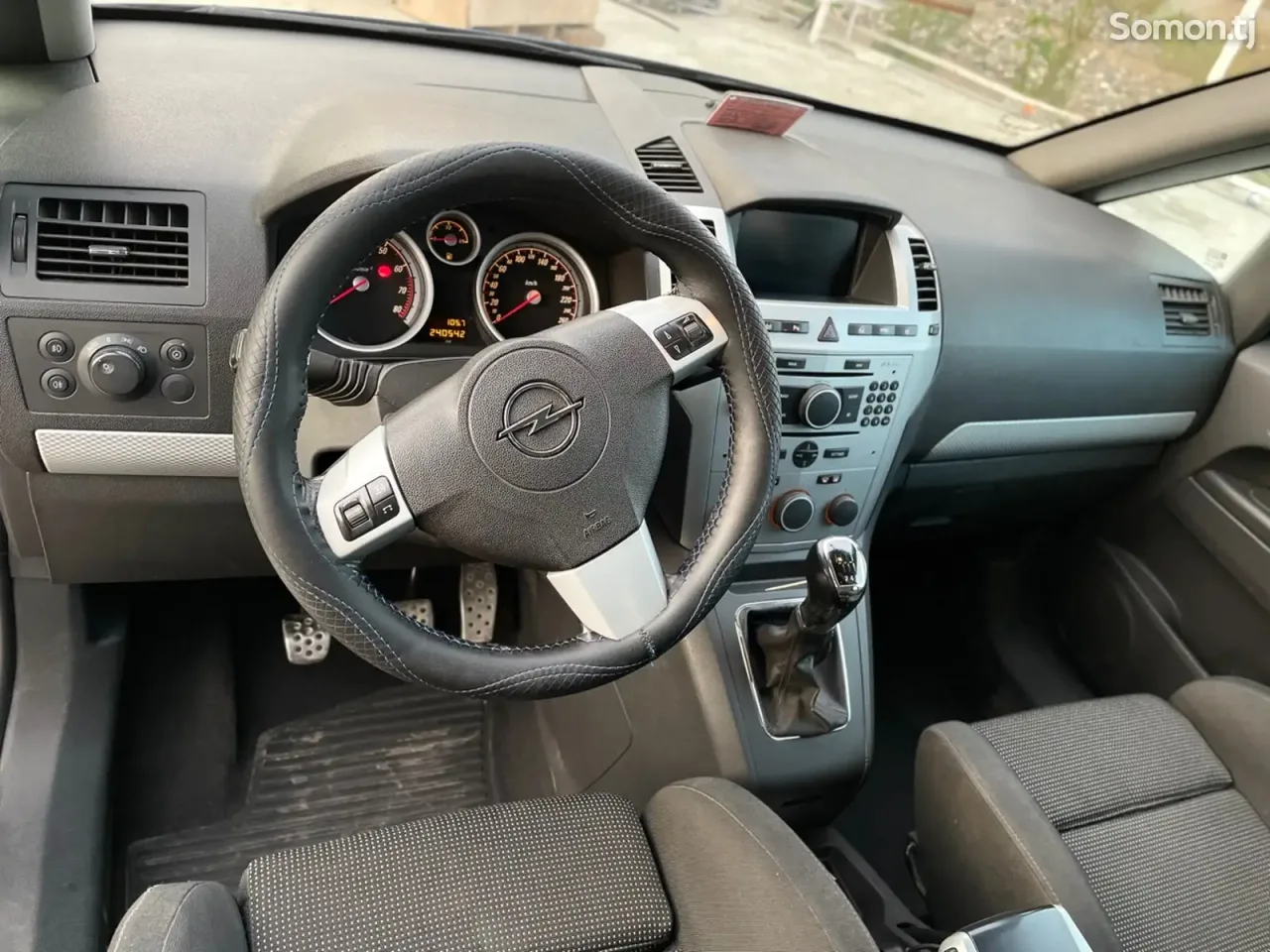 Opel Zafira 2006 · 2.2 MT