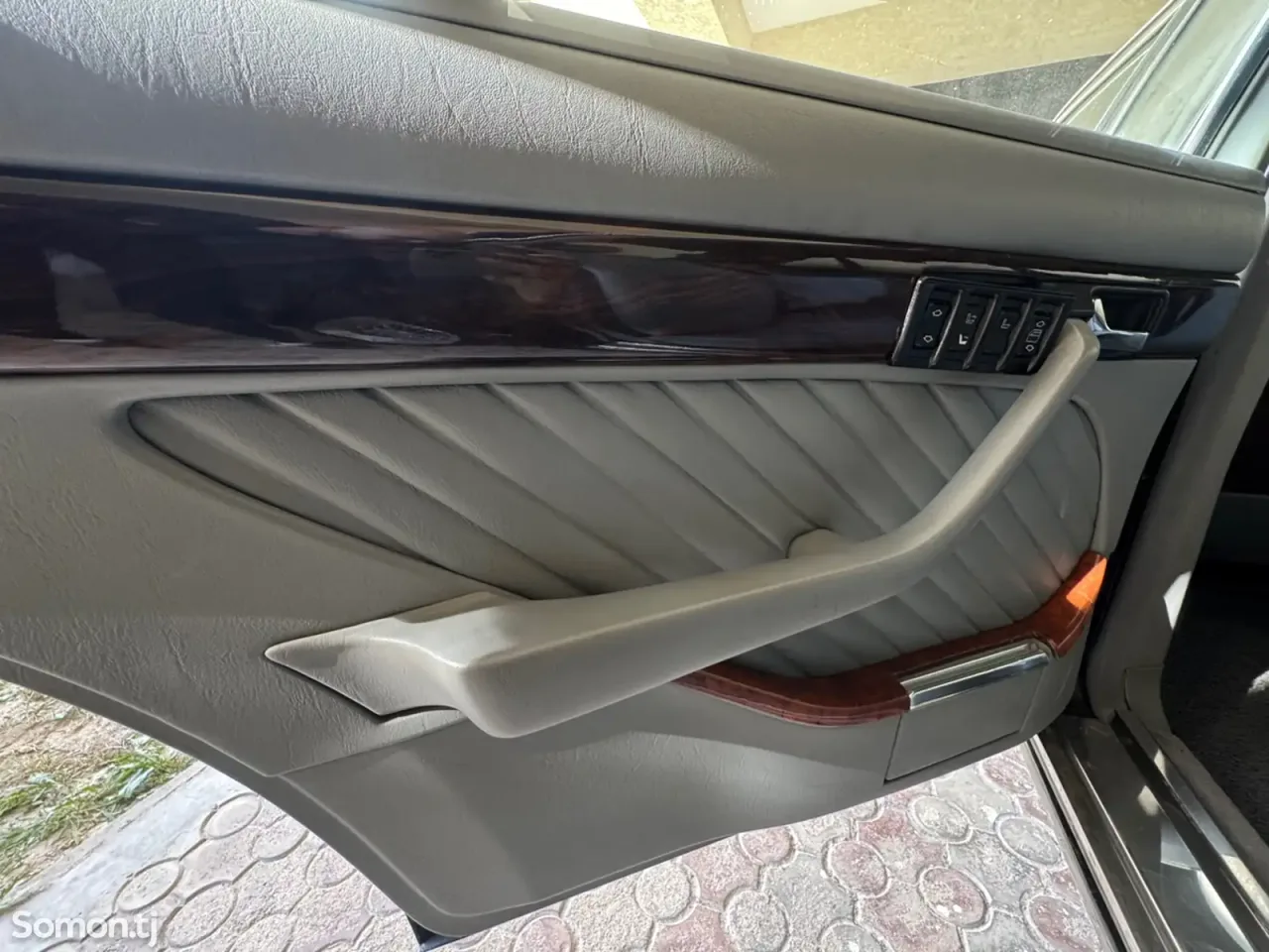 Mercedes-Benz S class 1991 · 5.6 AT