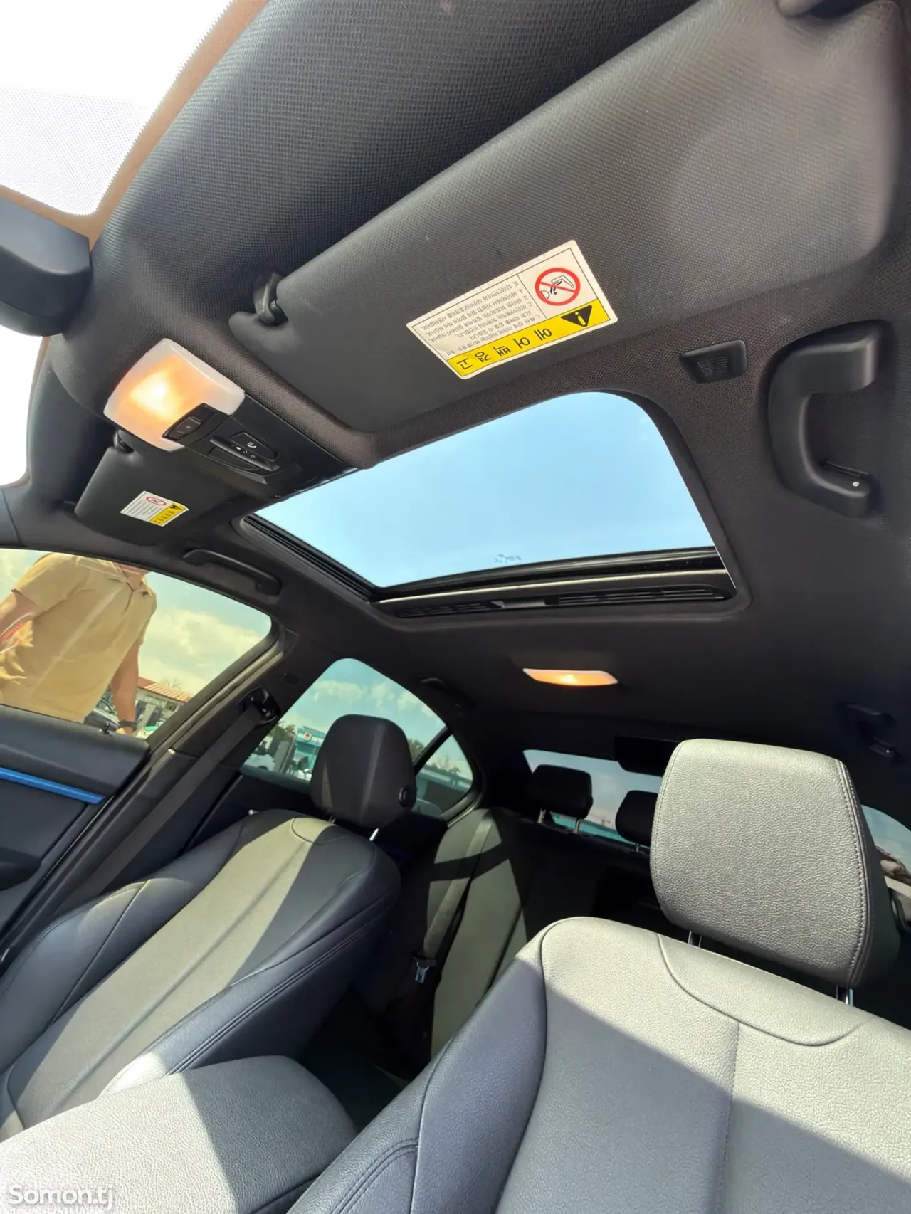 BMW 3 series 2017 · 2.0 AT