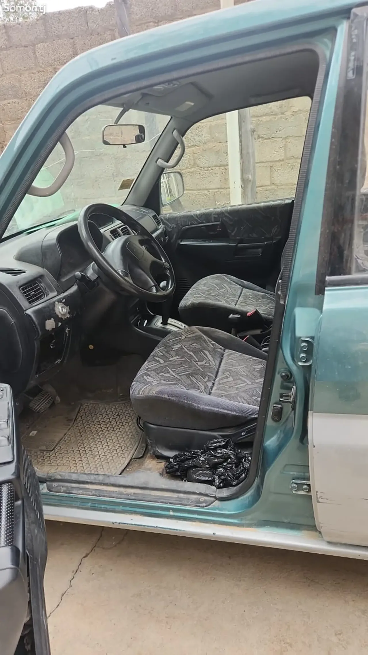 Mitsubishi Pajero 1998 · 1.8 AT