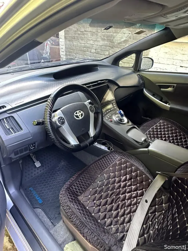 Toyota Prius 2010 · 1.8 AT