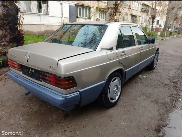 Mercedes-Benz W201 1991 · 1.8 MT
