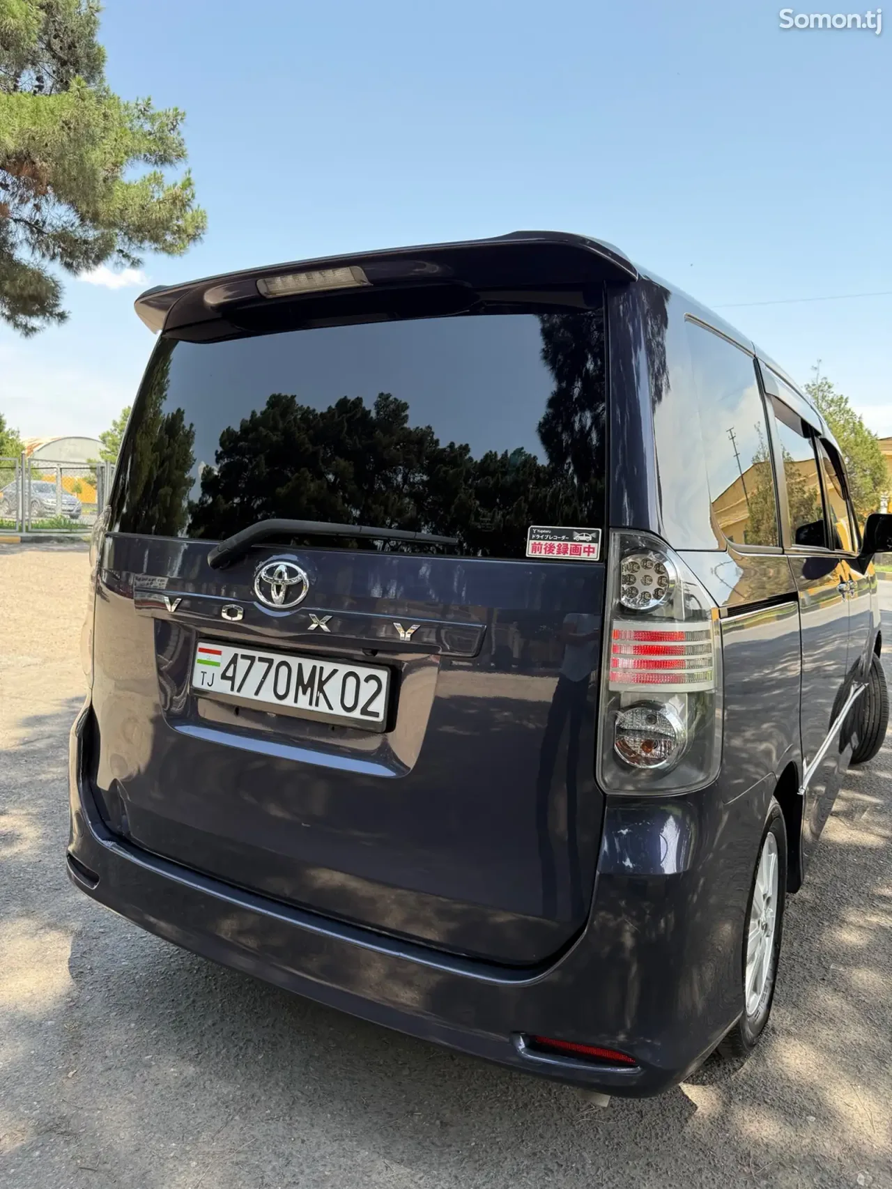 Toyota Voxy 2009 · 2.0 AT