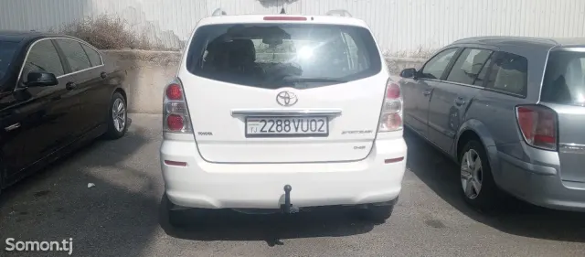 Toyota Verso 2008 · 2.2 MT