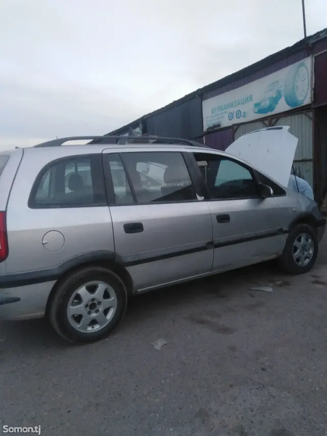 Opel Zafira 2000 · 1.8 MT
