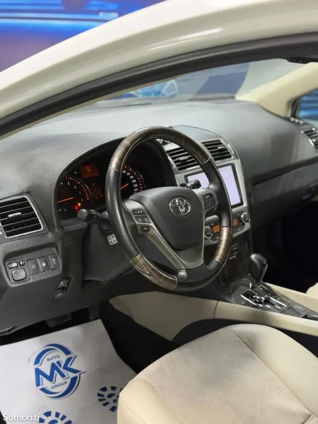 Toyota Avensis Verso 2014 · 2.0 AT