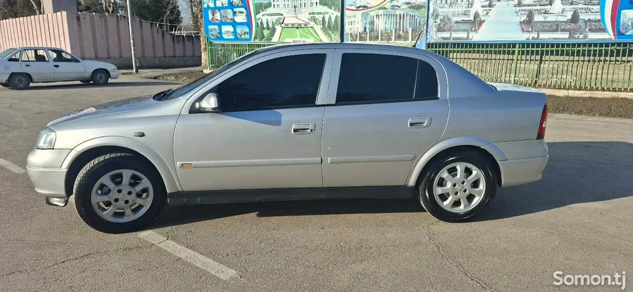 Opel Astra G 2001 · 1.6 MT