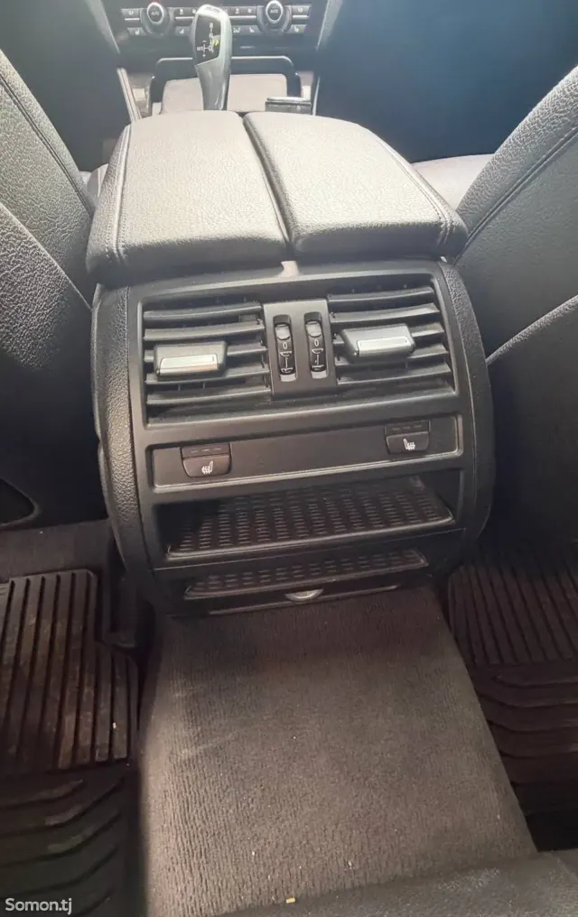 BMW 5 series 2015 · 2.0 AT