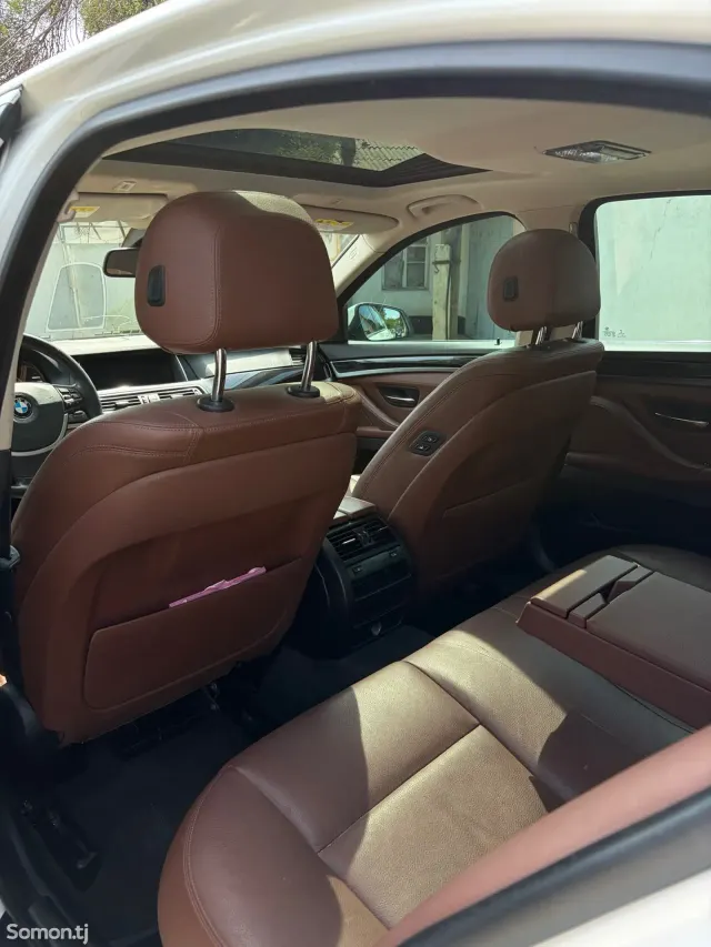 BMW 5 series 2015 · 2.0 AT