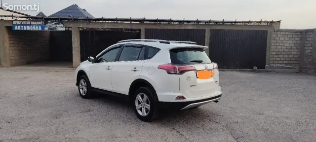 Toyota RAV 4 2014 · 2.2 AT