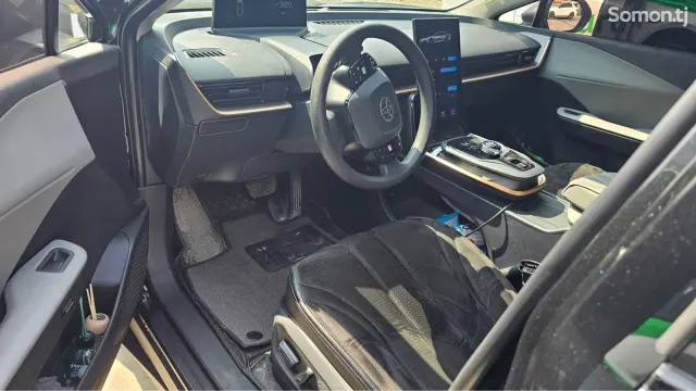 Toyota bZ3 2025 · 1.0 AT