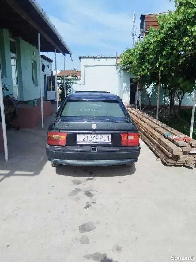 Opel Vectra A 1995 · 1.8 MT