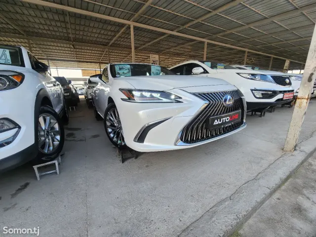Lexus ES series 2019 · 3.0 AT