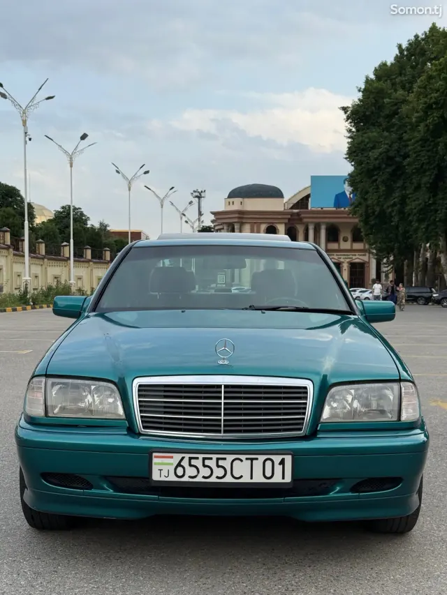 Mercedes-Benz C class 2000 · 2.4 AT