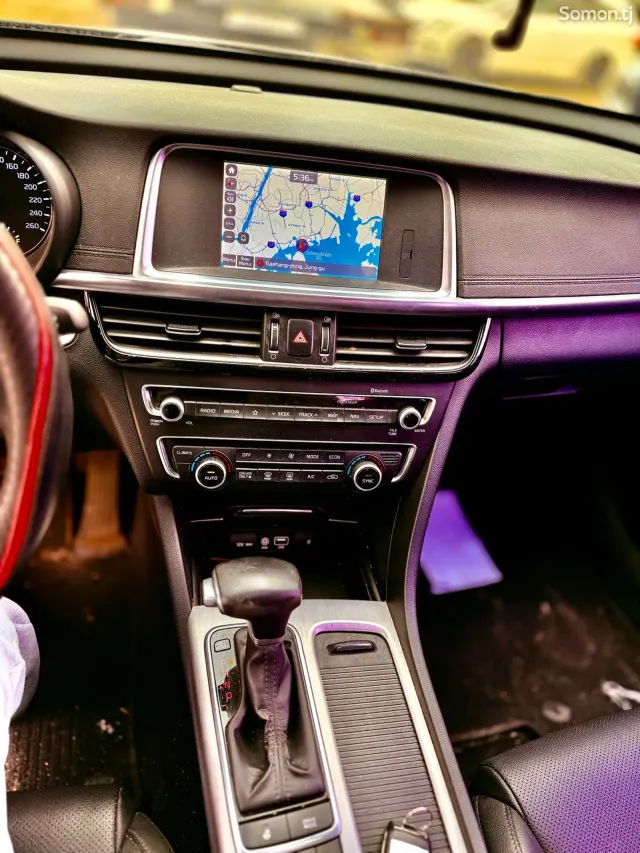 Kia K5 2018 · 2.0 AT
