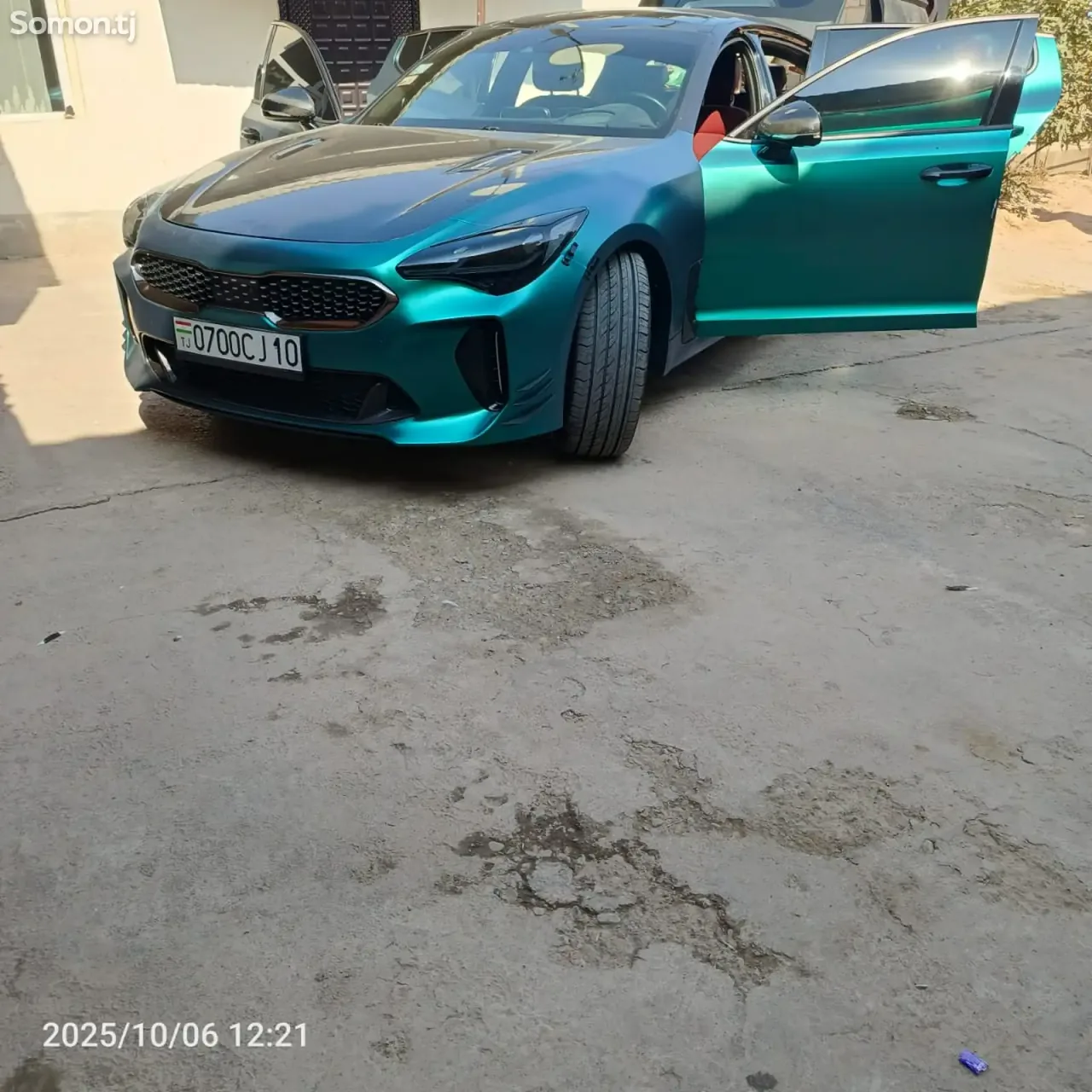 Kia Stinger 2018 · 3.3 AT