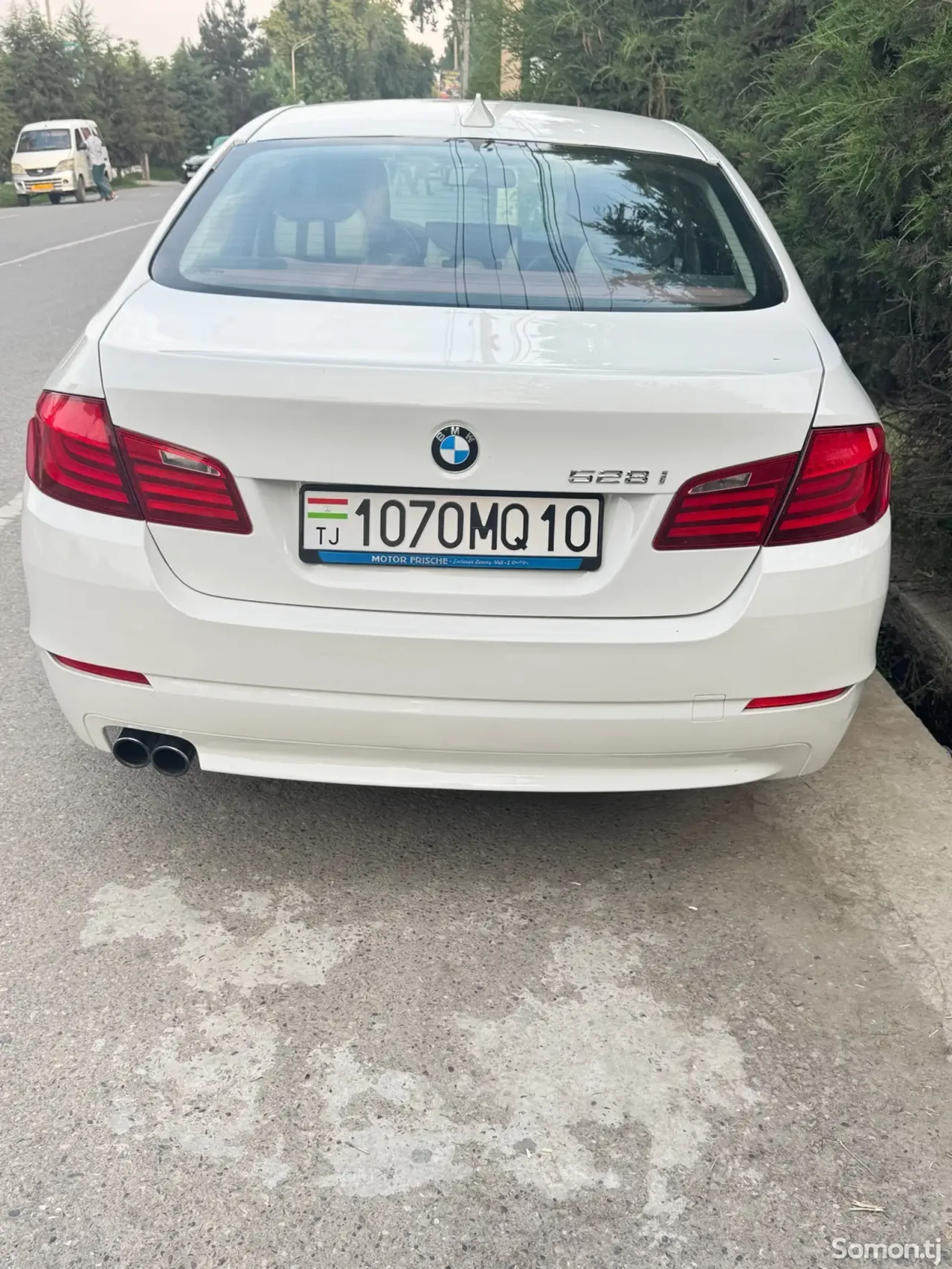 BMW 5 series 2011 · 3.0 AT