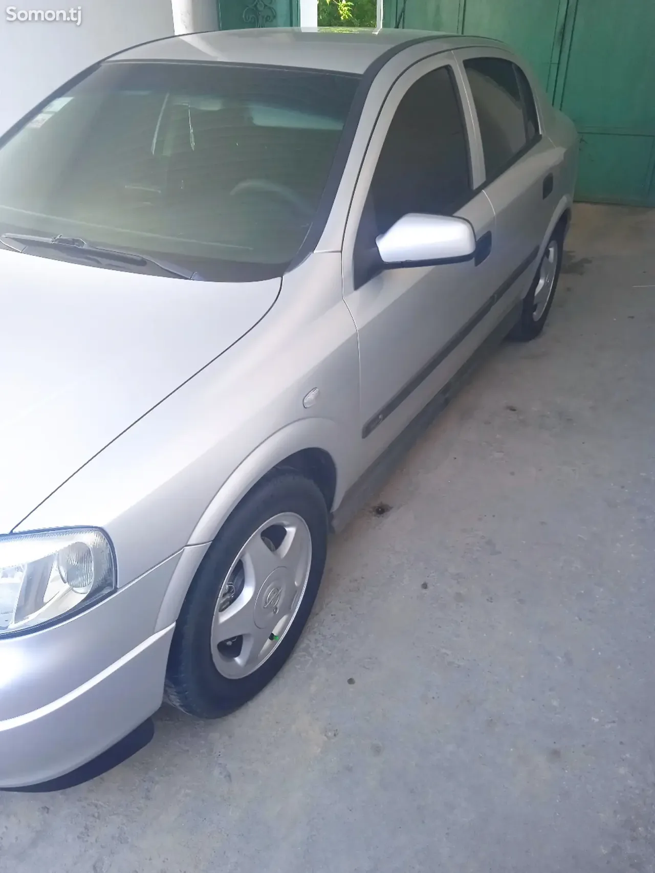 Opel Astra G 1999 · 1.6 MT