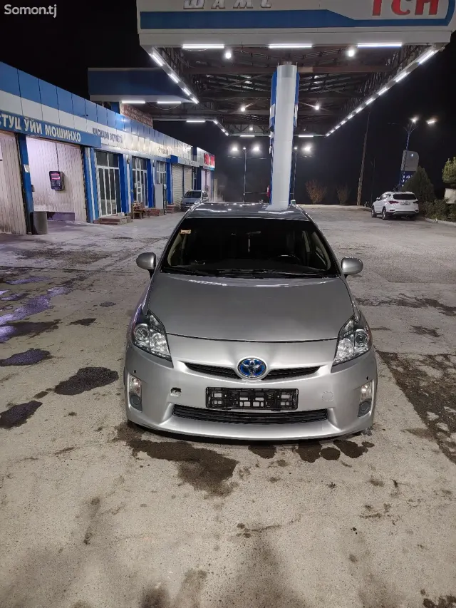 Toyota Prius 2011 · 1.8 AT