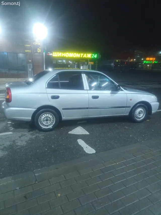 Hyundai Accent 2005 · 1.5 AT