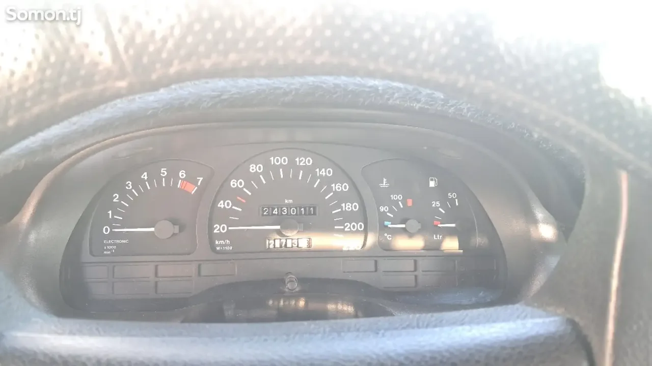 Opel Astra F 1993 · 1.6 MT