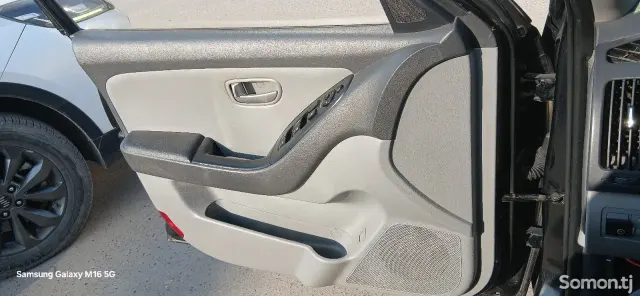 Hyundai Avante 2009 · 1.6 AT